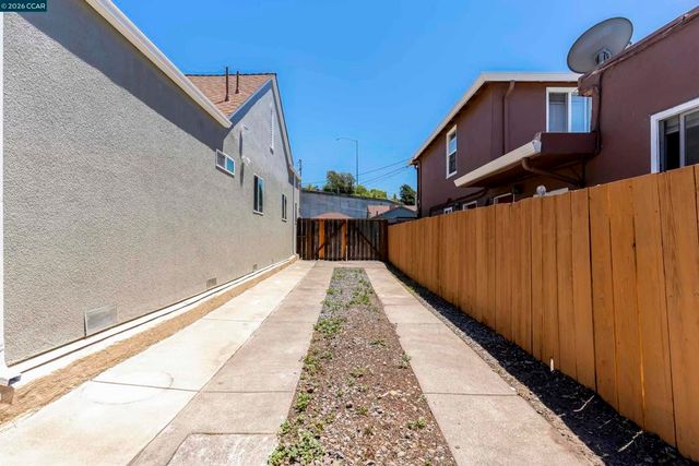 329 45Th St, Richmond, CA 94805