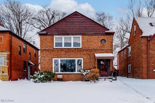 13526 Cedar Road, University Heights, OH 44118