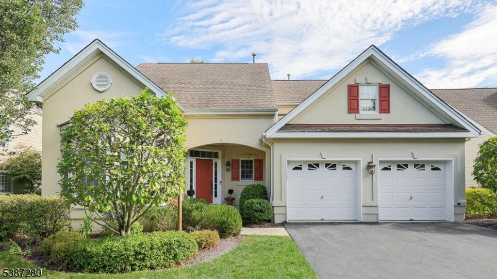 5 Otter Creek Rd, Montgomery Twp., NJ 08558