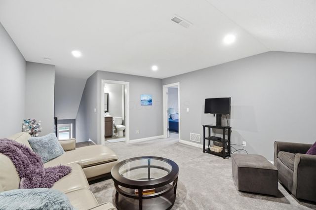 7044 Inchcape Lane, 14 14, Dublin, OH 43016