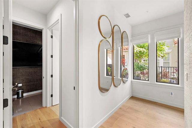 1123 ABBEYS WAY, Tampa, FL 33602