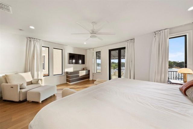 1123 ABBEYS WAY, Tampa, FL 33602