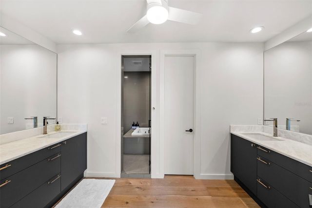 1123 ABBEYS WAY, Tampa, FL 33602