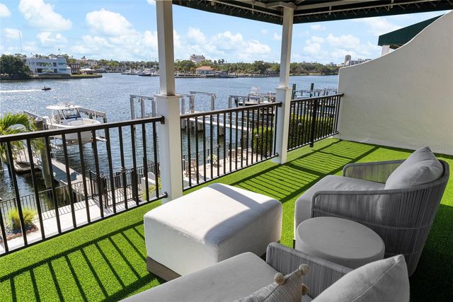 1123 ABBEYS WAY, Tampa, FL 33602