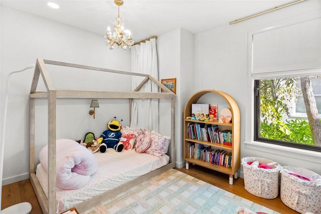 1123 ABBEYS WAY, Tampa, FL 33602