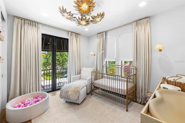 1123 ABBEYS WAY, Tampa, FL 33602