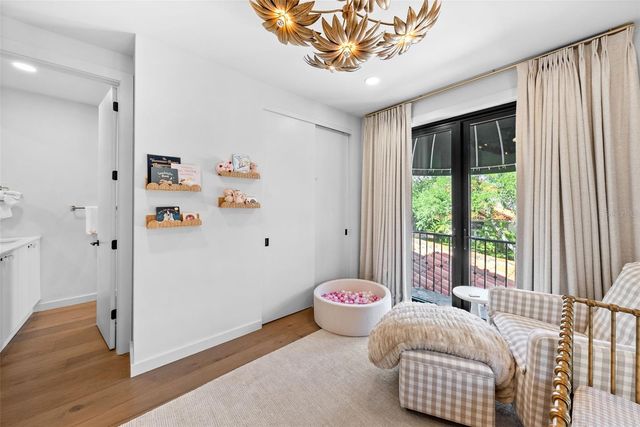 1123 ABBEYS WAY, Tampa, FL 33602