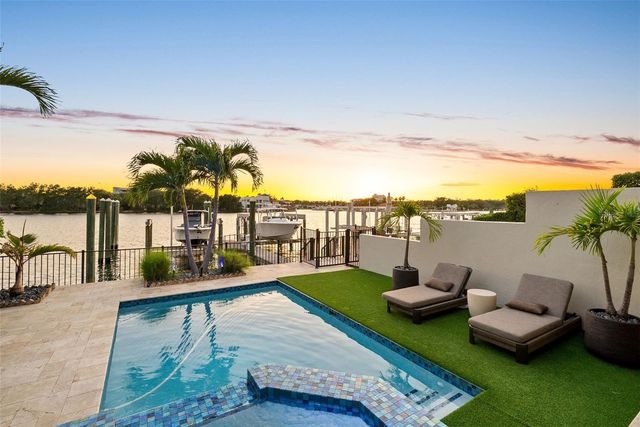 1123 ABBEYS WAY, Tampa, FL 33602