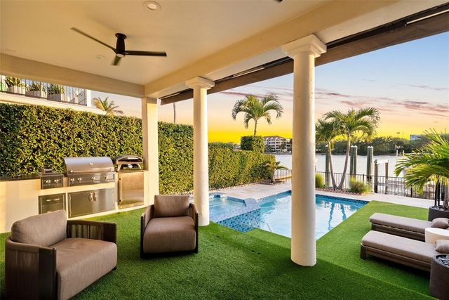 1123 ABBEYS WAY, Tampa, FL 33602