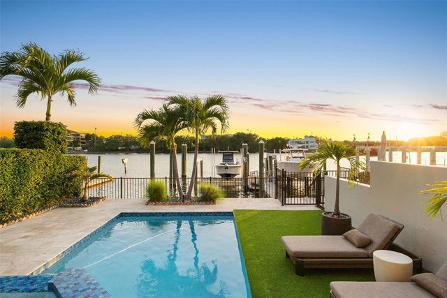 1123 ABBEYS WAY, Tampa, FL 33602