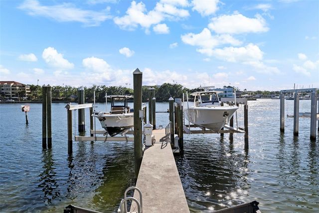 1123 ABBEYS WAY, Tampa, FL 33602