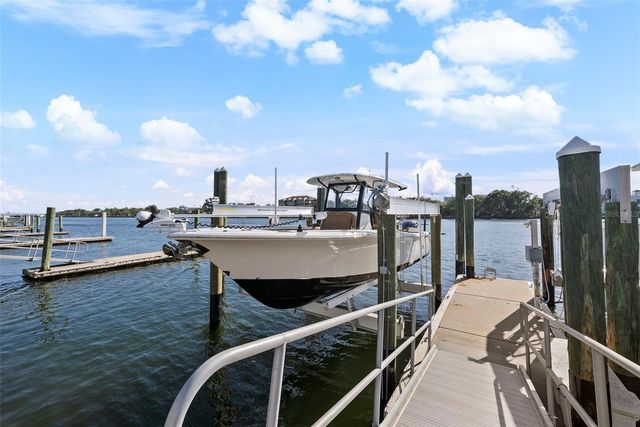 1123 ABBEYS WAY, Tampa, FL 33602