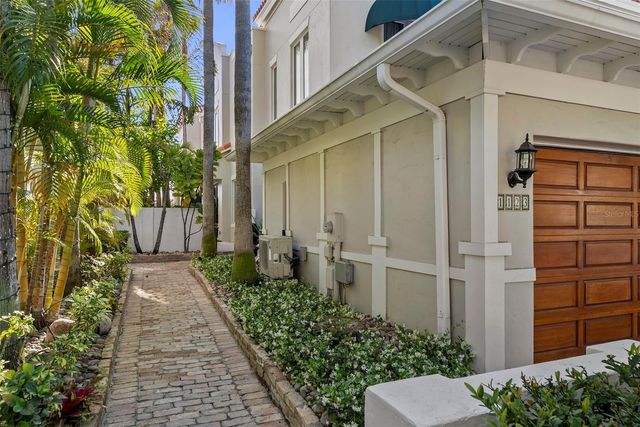 1123 ABBEYS WAY, Tampa, FL 33602