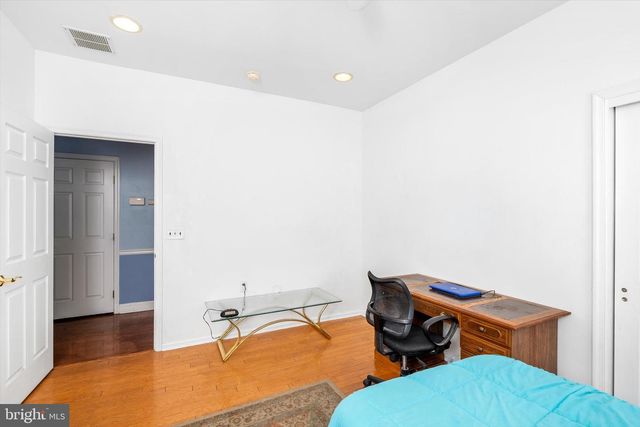 14 HUMMINGBIRD DR, Hamilton, NJ 08690