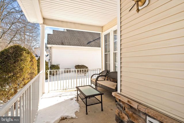 14 HUMMINGBIRD DR, Hamilton, NJ 08690