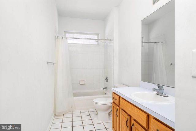 14 HUMMINGBIRD DR, Hamilton, NJ 08690