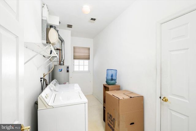 14 HUMMINGBIRD DR, Hamilton, NJ 08690