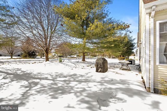 14 HUMMINGBIRD DR, Hamilton, NJ 08690