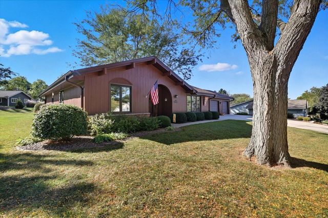 2907 Cone View LANE, Waukesha, WI 53188