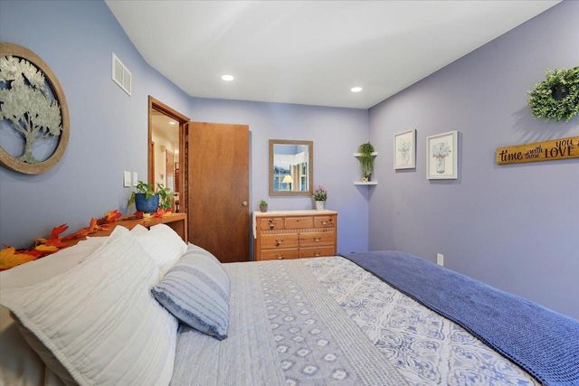 2907 Cone View LANE, Waukesha, WI 53188