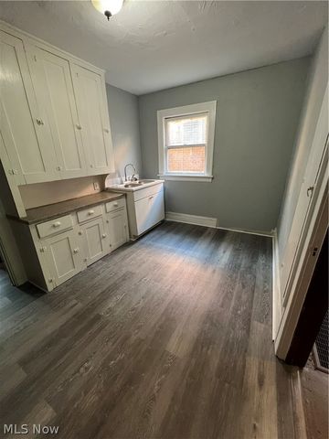 1742 Ford Avenue 1, Akron, OH 44305