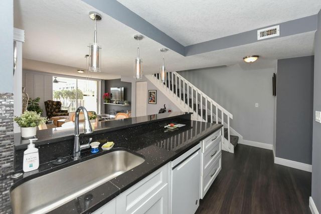 353 S US Hwy 1 B306, Jupiter, FL 33477