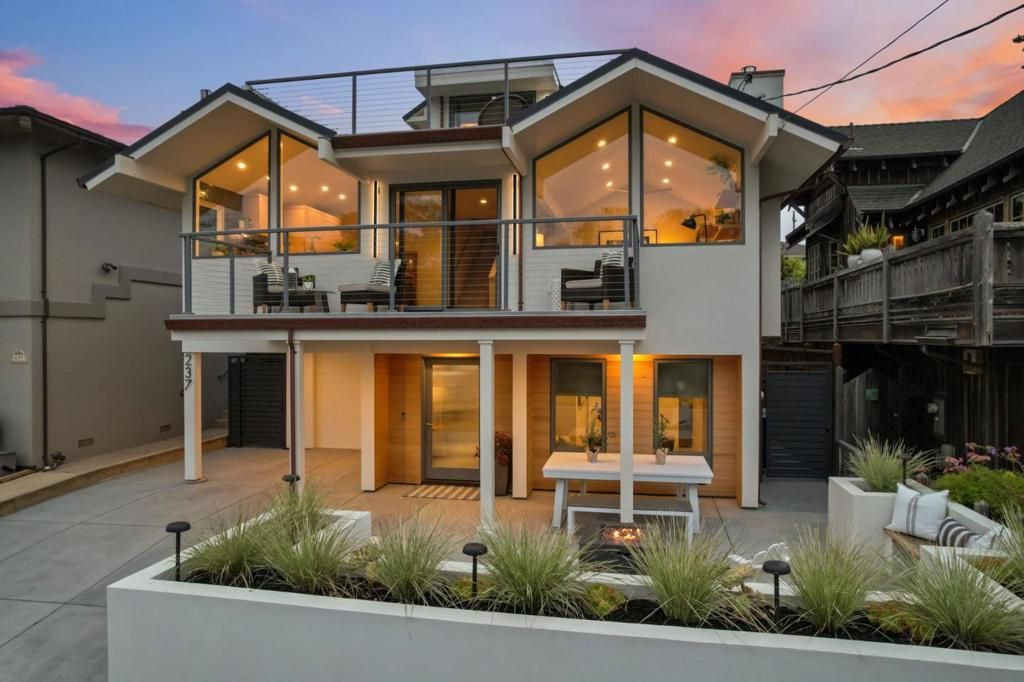 237 21st Avenue, Santa Cruz, CA 95062