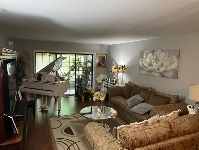 1070 S Nelson Avenue 2, Kankakee, IL 60901