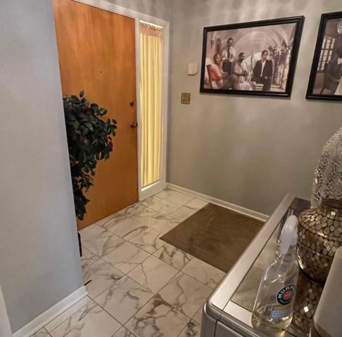 1070 S Nelson Avenue 2, Kankakee, IL 60901