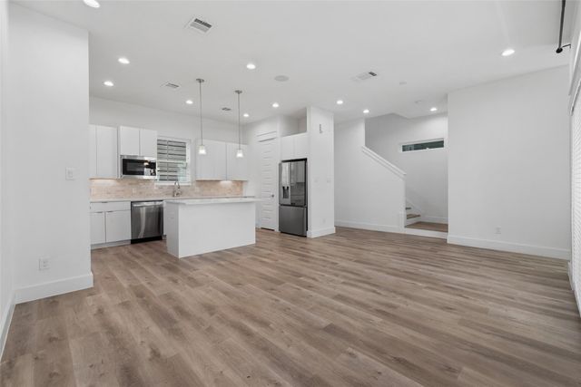 513 Schweikhardt Street, Houston, TX 77020