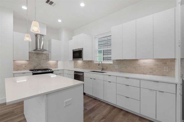 513 Schweikhardt Street, Houston, TX 77020