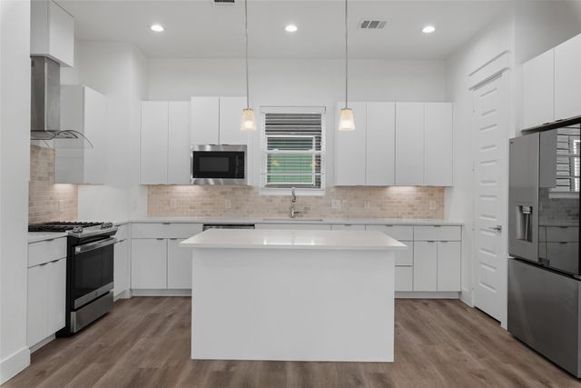 513 Schweikhardt Street, Houston, TX 77020