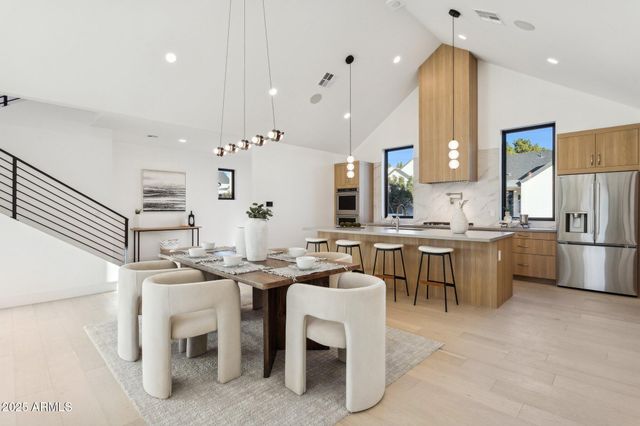 6330 N 10TH Drive, Phoenix, AZ 85013