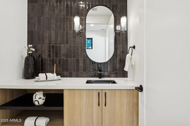 6330 N 10TH Drive, Phoenix, AZ 85013