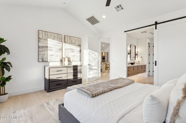 6330 N 10TH Drive, Phoenix, AZ 85013