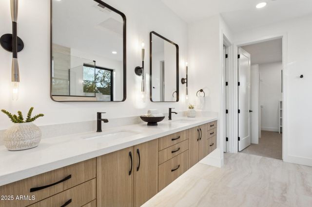 6330 N 10TH Drive, Phoenix, AZ 85013