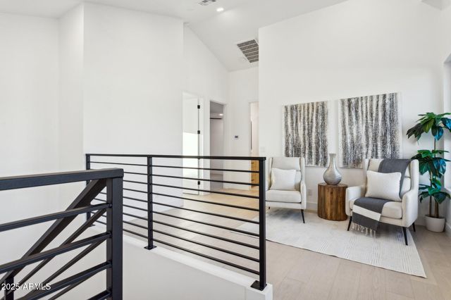 6330 N 10TH Drive, Phoenix, AZ 85013