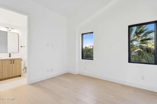 6330 N 10TH Drive, Phoenix, AZ 85013