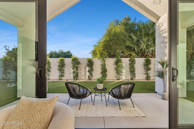 6330 N 10TH Drive, Phoenix, AZ 85013