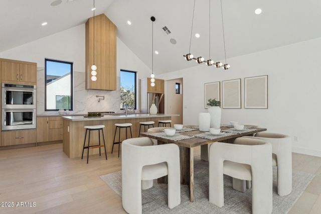 6330 N 10TH Drive, Phoenix, AZ 85013