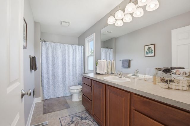 7206 Meadowgrass Court SE, Caledonia, MI 49316