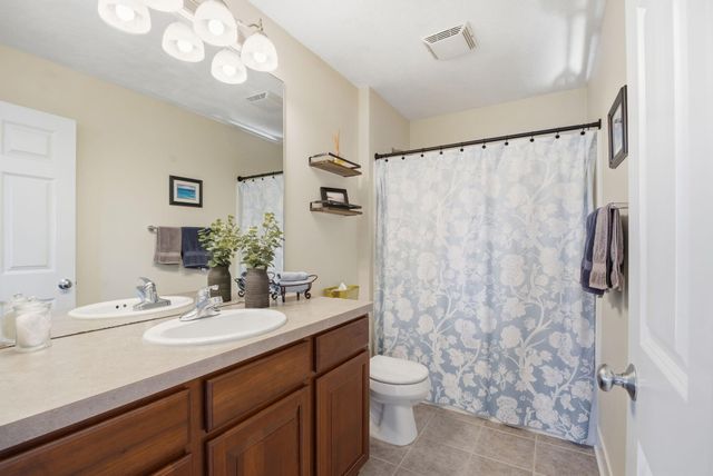 7206 Meadowgrass Court SE, Caledonia, MI 49316
