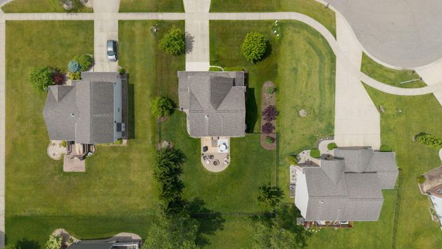 7206 Meadowgrass Court SE, Caledonia, MI 49316