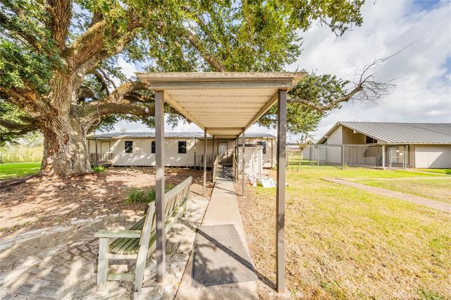 4227 Old Chocolate Bayou Road, Manvel, TX 77578