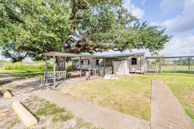 4227 Old Chocolate Bayou Road, Manvel, TX 77578