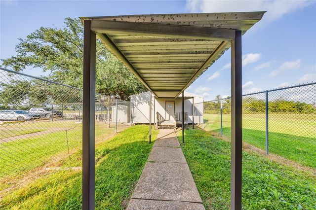 4227 Old Chocolate Bayou Road, Manvel, TX 77578