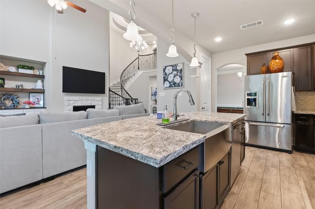 457 Auburn Pines Drive, Montgomery, TX 77316