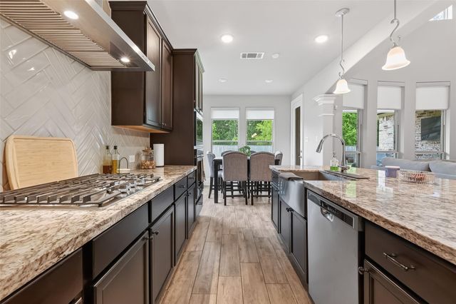 457 Auburn Pines Drive, Montgomery, TX 77316