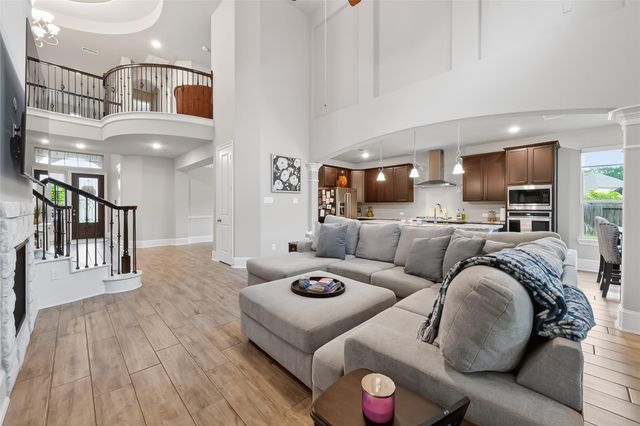 457 Auburn Pines Drive, Montgomery, TX 77316