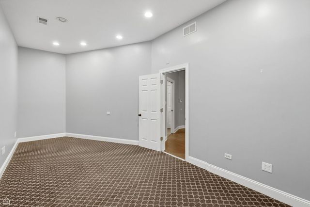 4124 N Lincoln Avenue, Chicago, IL 60618